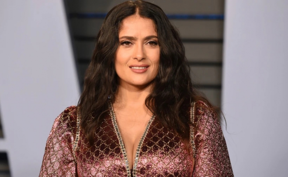 Salma Hayek ögey oğlunun fotosunu yayımladı