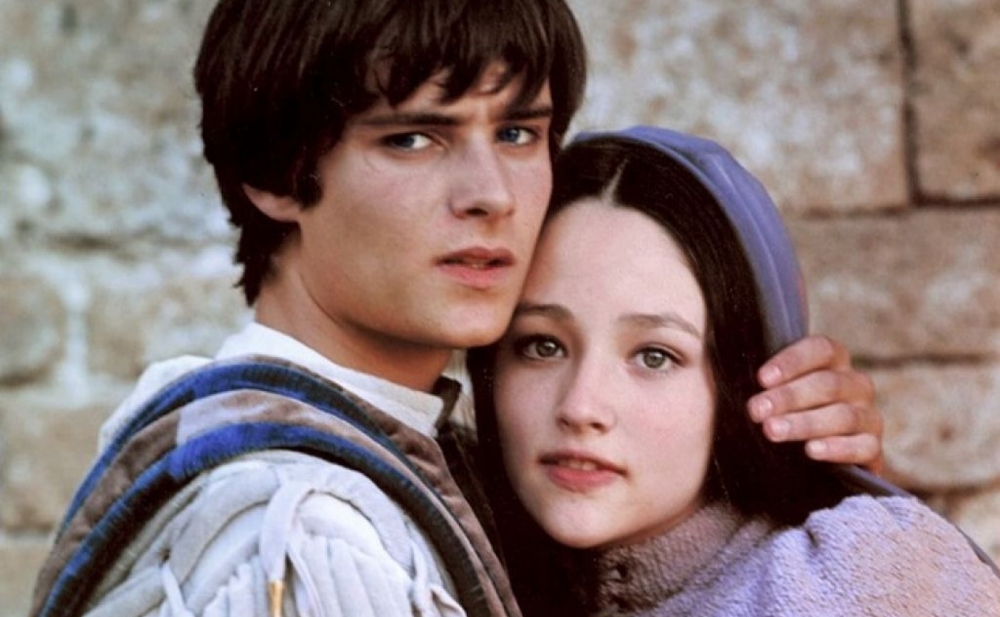 "Romeo" və "Cülyetta" çılpaq səhnələrinə görə 500 milyon tələb edir