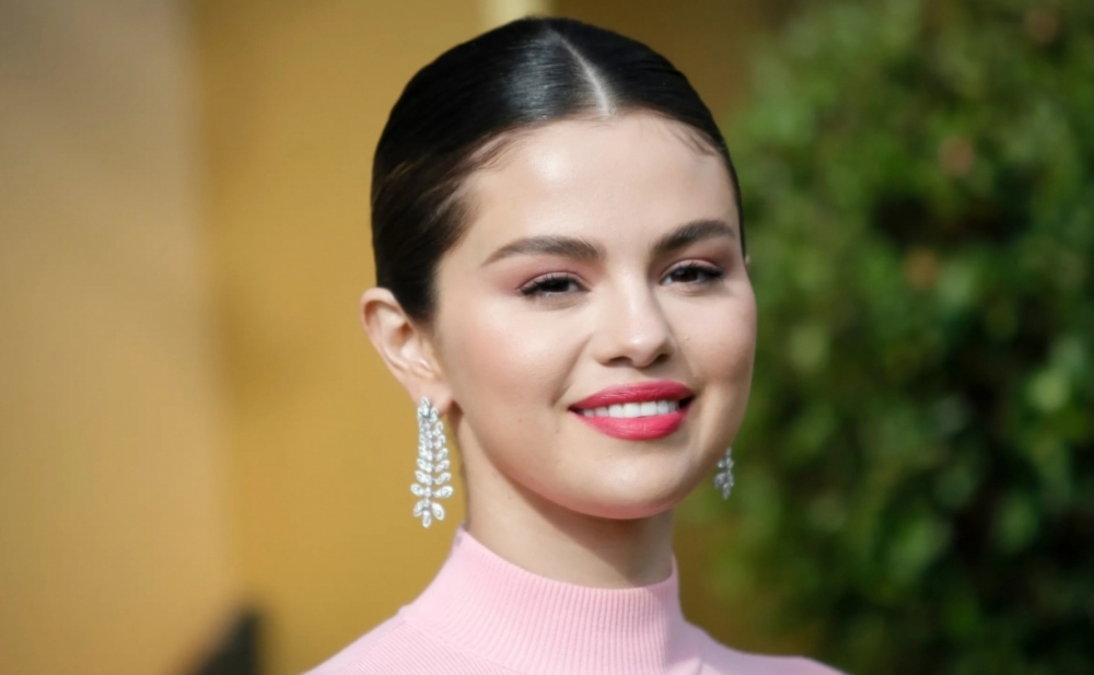 Selena Qomez məşhur diceylə eşq yaşayır - Foto