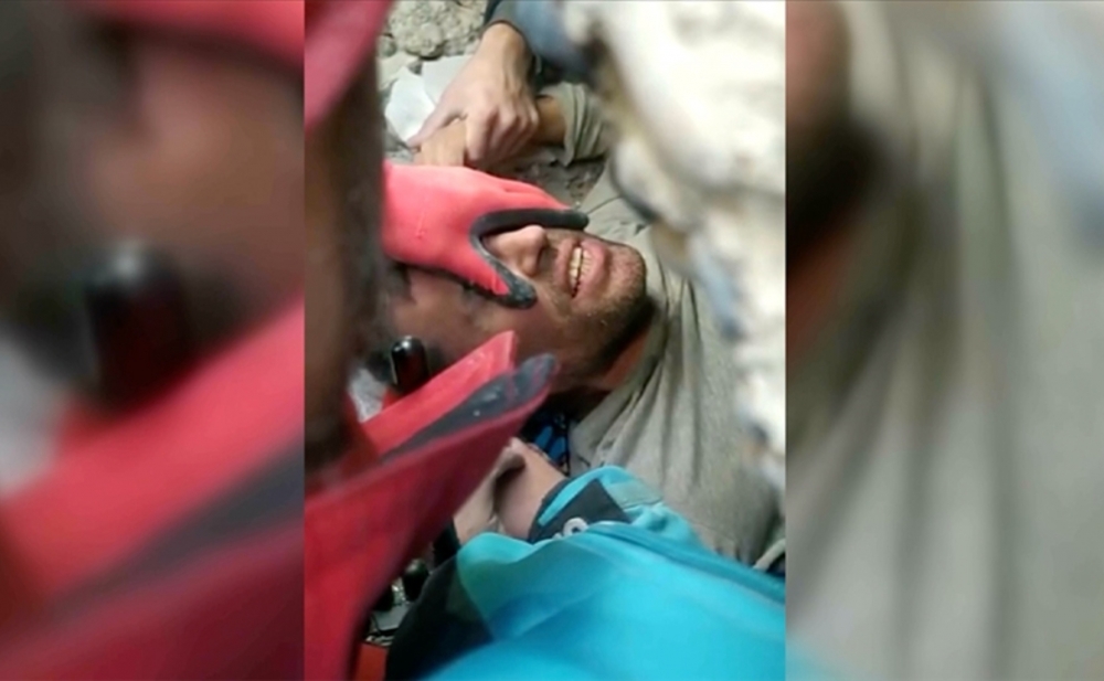 104 saat sonra xilas edilən çavuş Qurandan ayələri əzbərdən dedi - Video