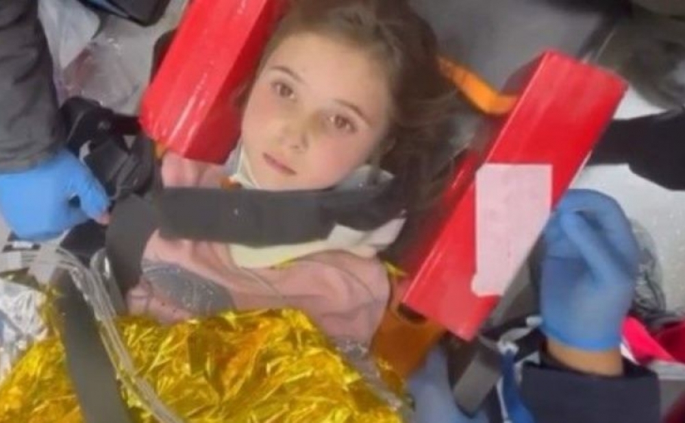 132 saat sonra xilas edilən 5 yaşlı qızın maraqlı istəyi - Video