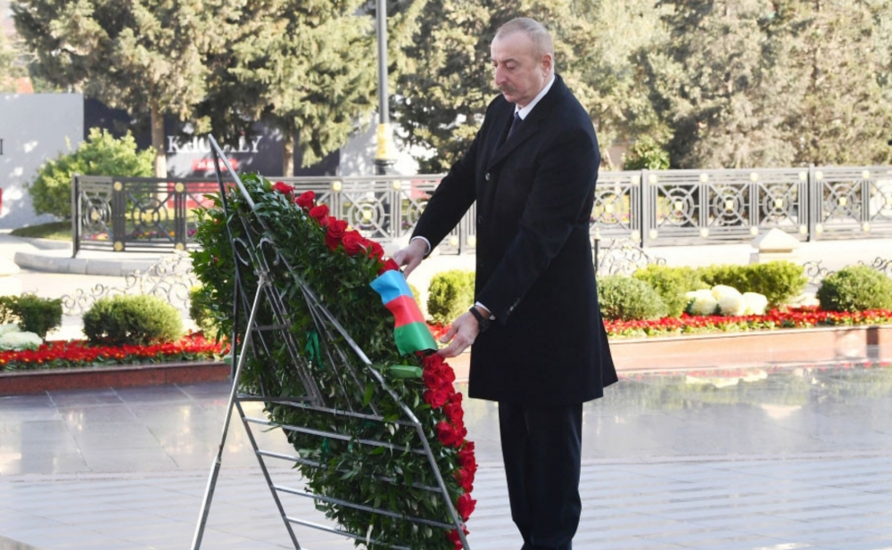 Prezident "Ana harayı" abidəsini ziyarət etdi - Fotolar+Yenilənib