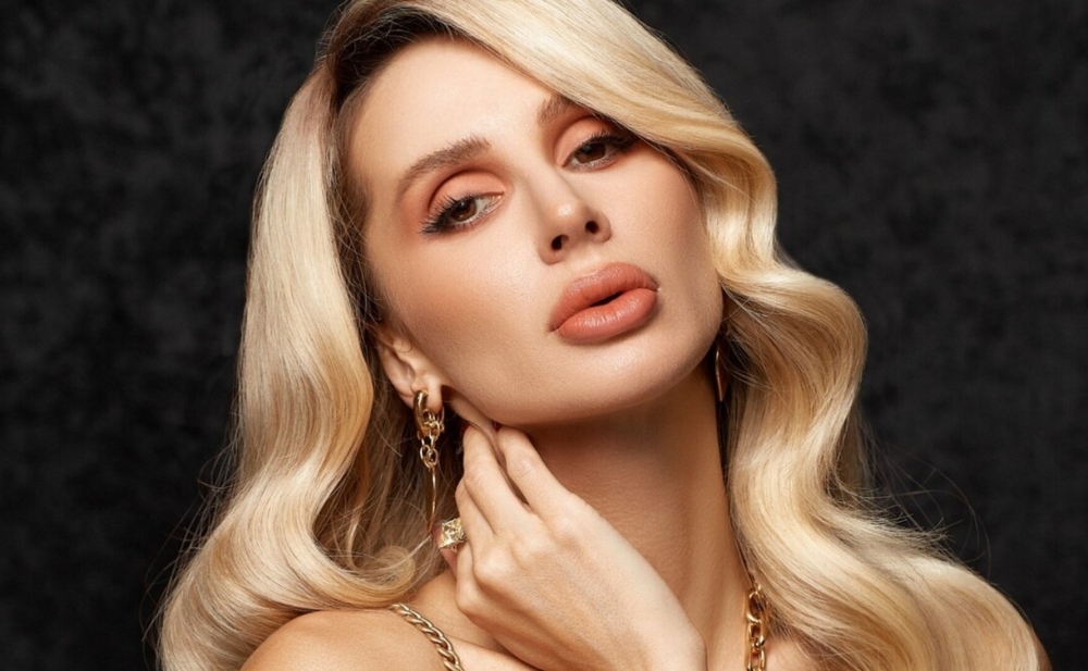 Rusiyaya girişi qadağan olunan Loboda malikanəsini satır - Fotolar