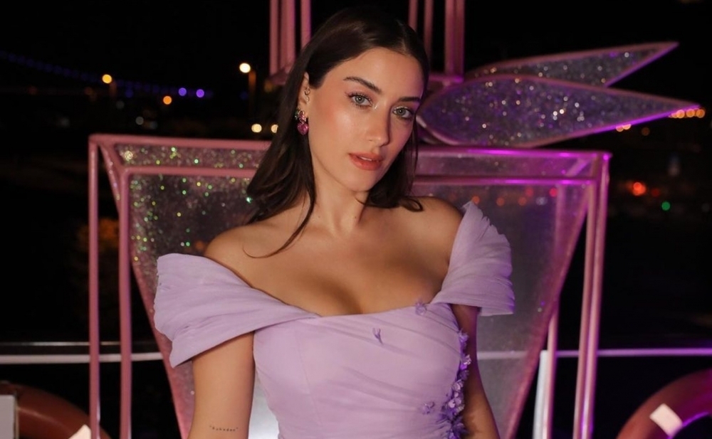 Hazal ilk dəfə qızını göstərdi - Foto