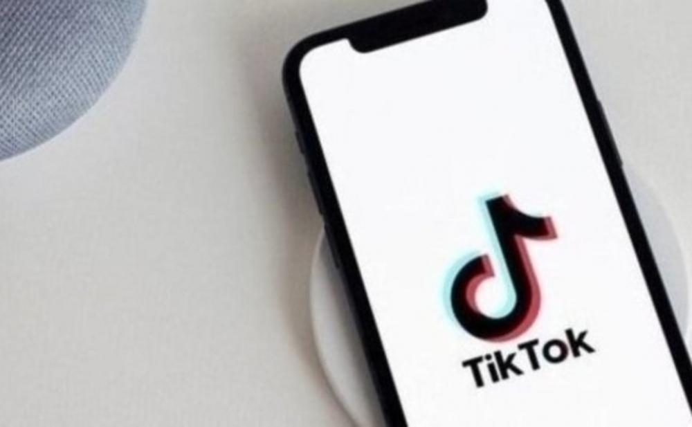 Böyük Britaniya tiktoku cərimələdi