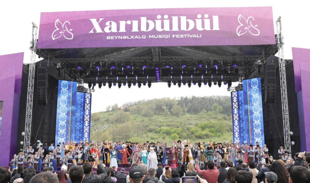 “Xarıbülbül” festivalının açılış konsertindən - Fotolar