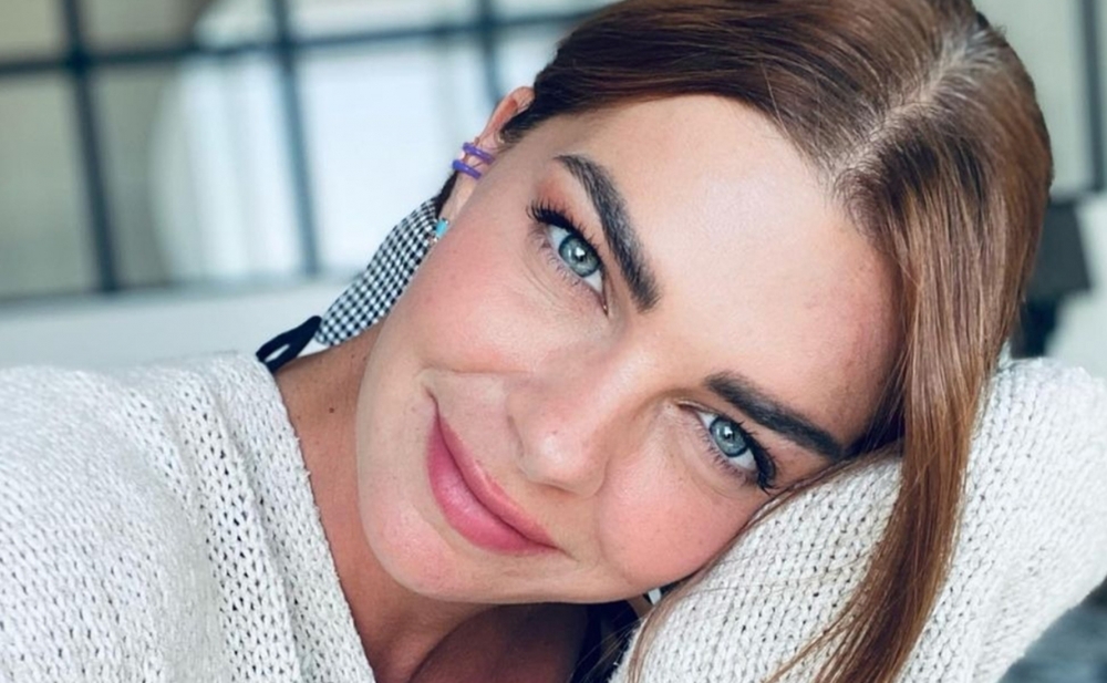 Pelin Karahan dəyişdi - Fotolar