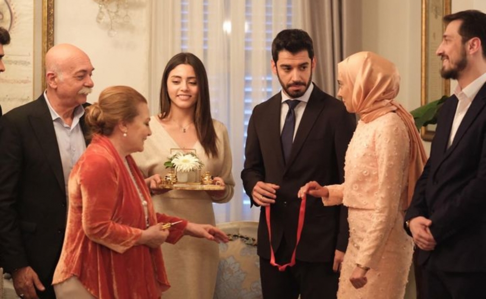 "Kızılcık şerbeti"nin aktrisası yeni serialda - Foto