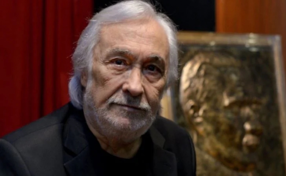 Müjdat Gezen teatrını satır