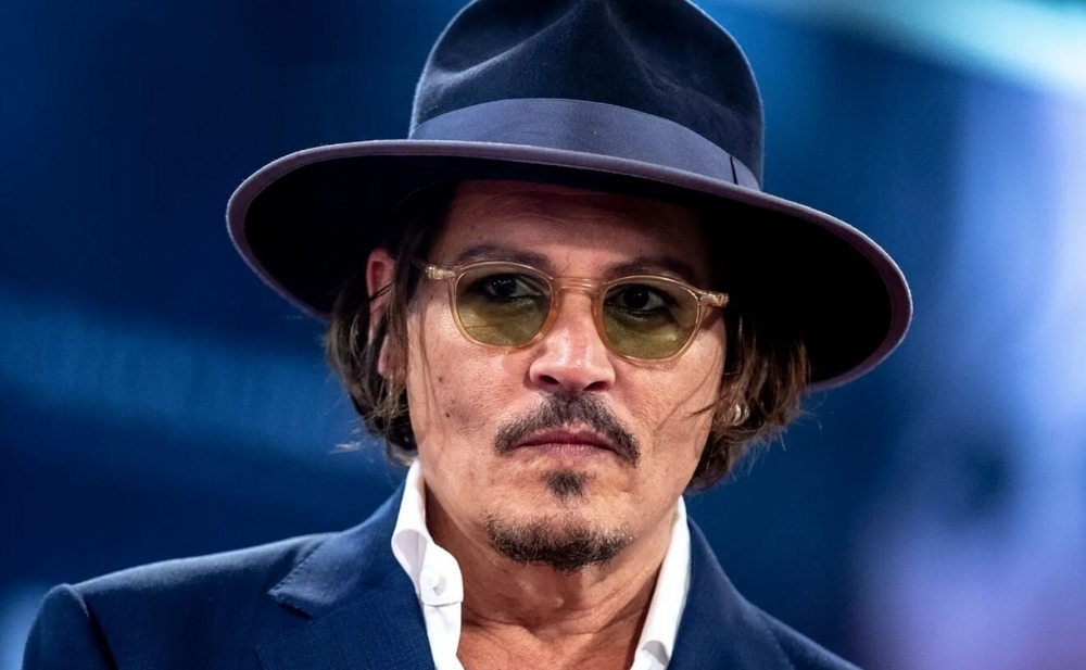 Hoteldə huşsuz aşkarlanan Conni Depp intihara cəhd edib?