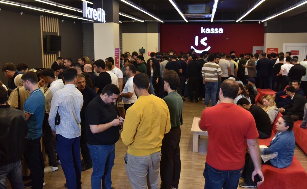 “Kontakt”da “iPhone 15” növbəsi – Bir gecəyə rekord satış edildi
