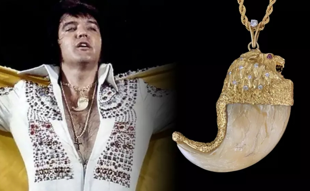 Elvis Preslinin aslan caynaqlı boyunbağısı satılır