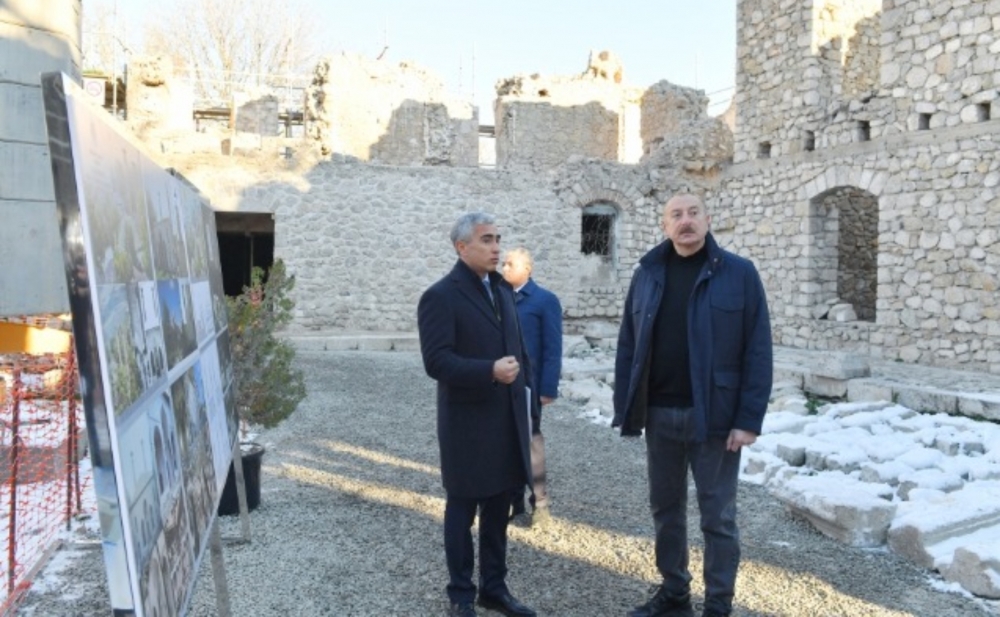 Prezident Aşağı Gövhər Ağa məscidində - Fotolar