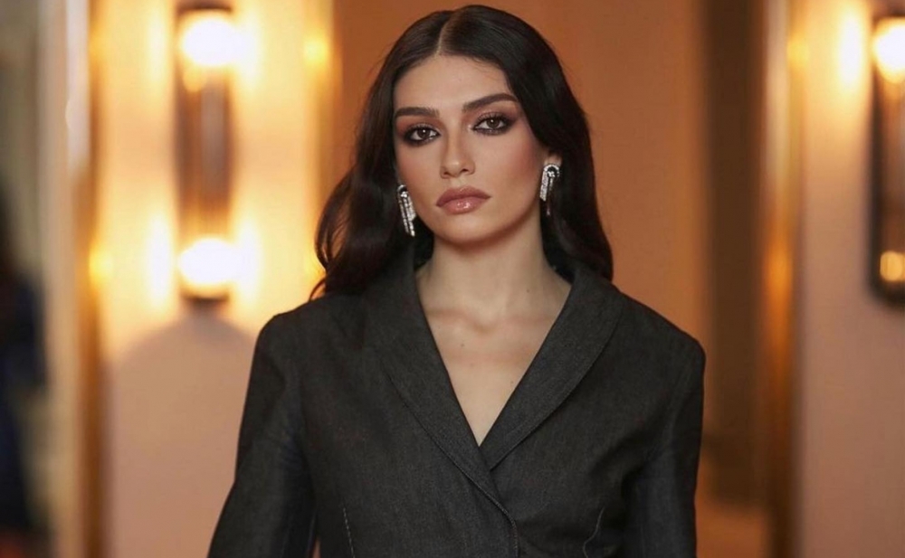 Hazar onunla eşq yaşadığını elan etdi - Foto