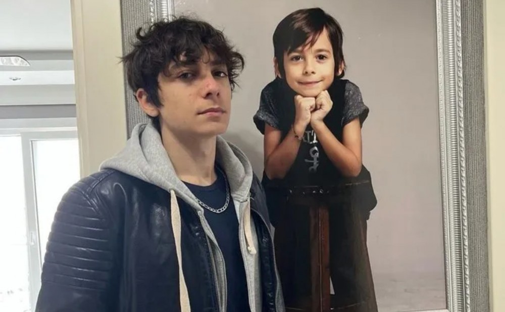 "Öyle bir geçer zaman ki"nin balaca Osmanının yeni halı - Fotolar