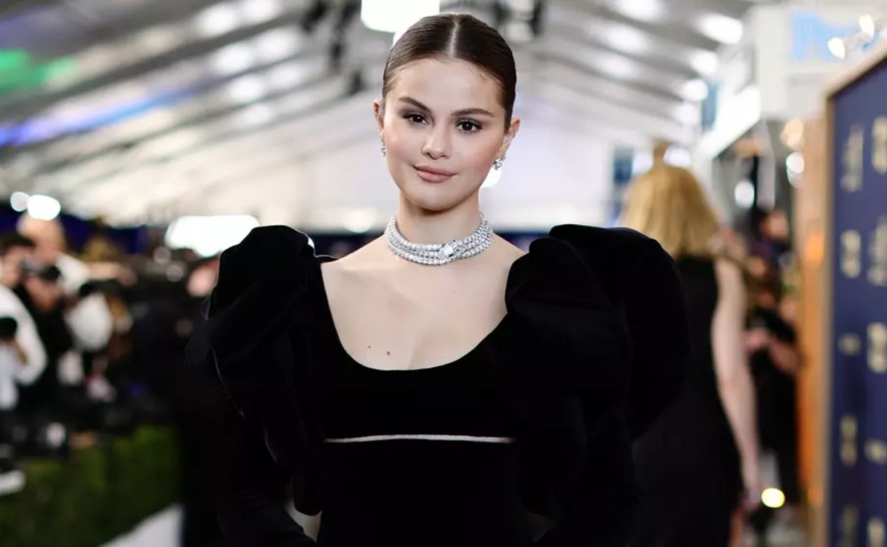 Selena Qomez bu serialla qayıdır