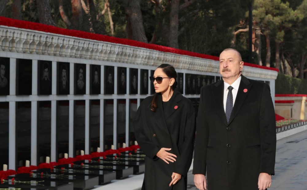 Prezident və xanımı Şəhidlər xiyabanını ziyarət etdi - Fotolar
