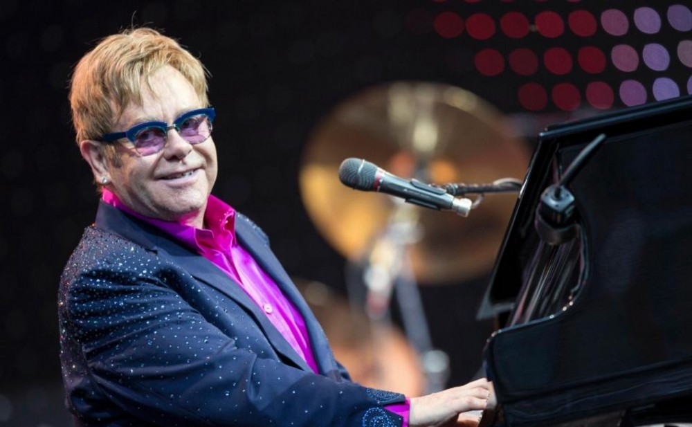 Elton Con kitab buraxacaq