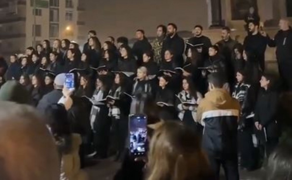 Bir araya gəlib “Ayrılıq” oxudular - Video