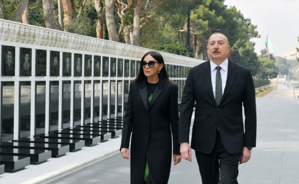 Prezident və xanımı Şəhidlər xiyabanında - Fotolar