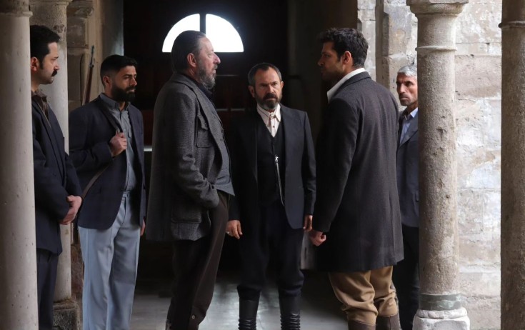 Çəkilişdə elə dava etdilər ki, yaralandılar - Video
