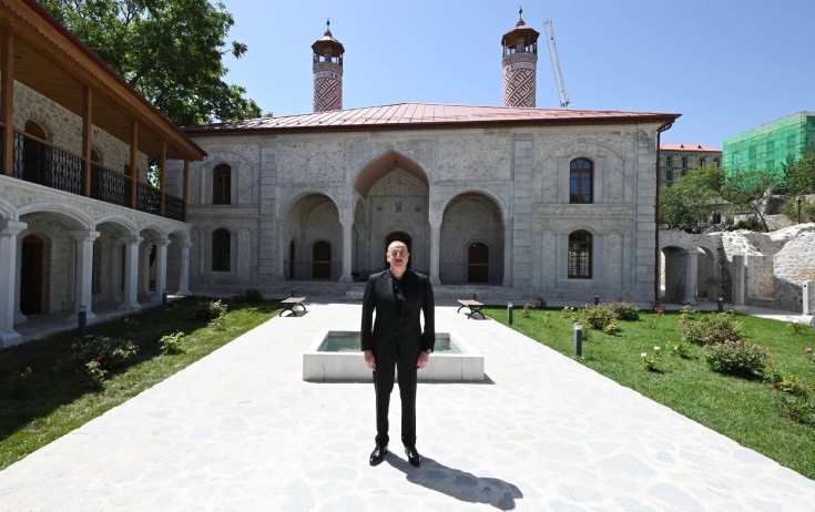Prezident Aşağı Gövhər Ağa məscidində - Fotolar