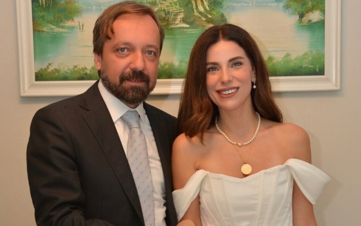 "Ateş kuşları"nın aktrisası iş adamı ilə nişanlandı - Fotolar