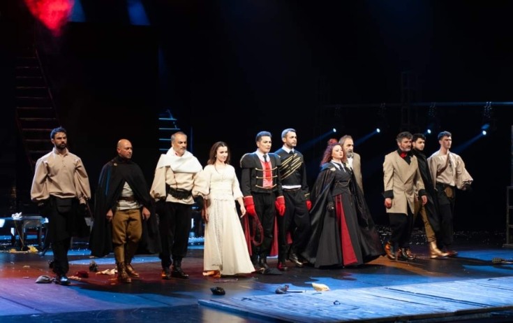 Azərbaycan teatr tarixində ilk