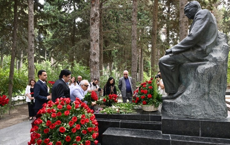 Üzeyir Hacıbəylinin xatirəsi anıldı - Fotolar