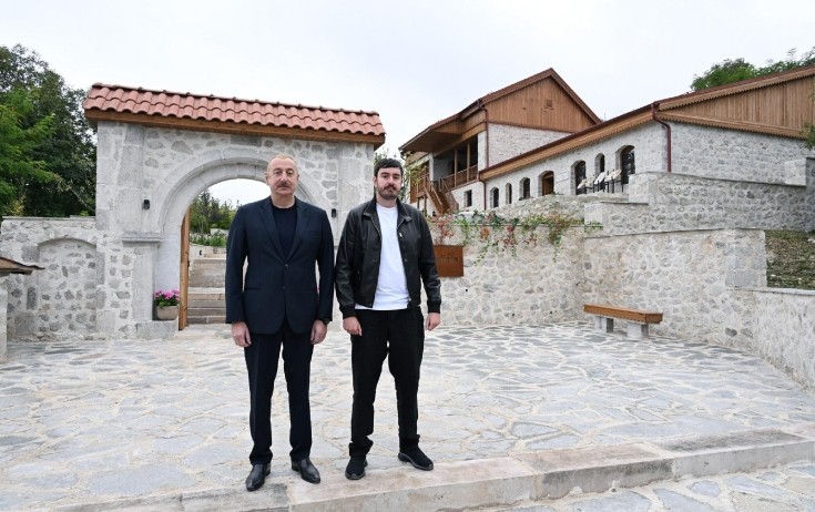 Prezident Üzeyir Hacıbəylinin ev-muzeyində - Fotolar