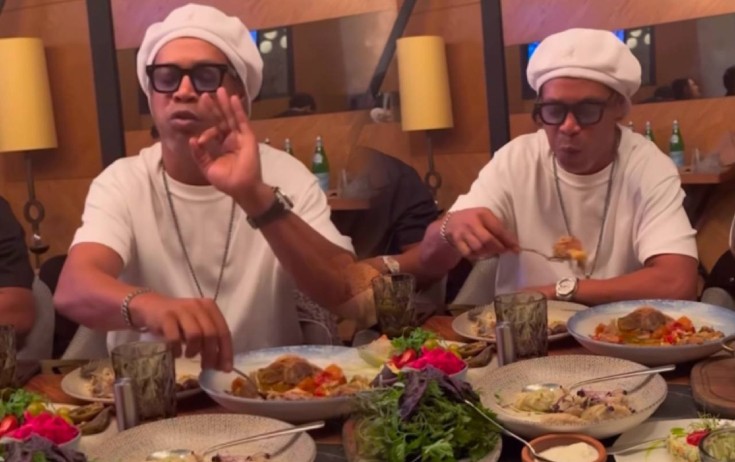 Ronaldinyo Bakını belə gəzdi - Video