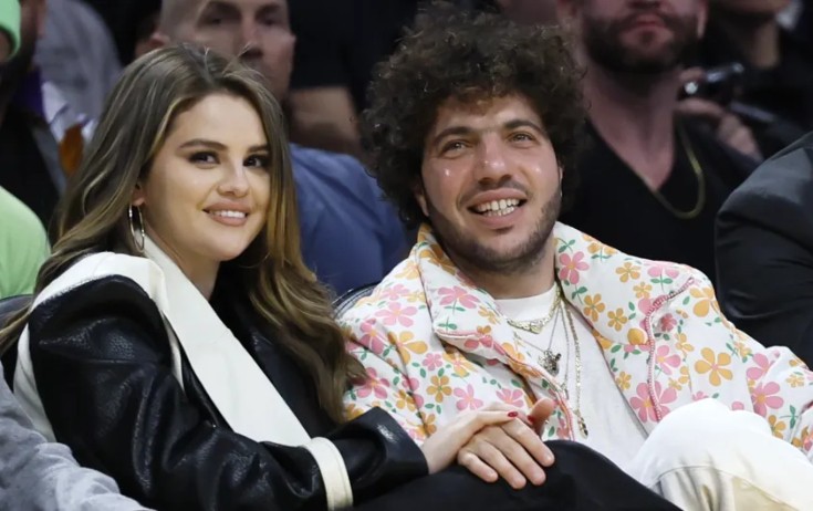 Selenanın "Yaşayan ən seksual kişi" seçilən sevgilisi çimmir