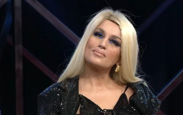 "Şeir kitabımdan artıq qalmayıb" - Video