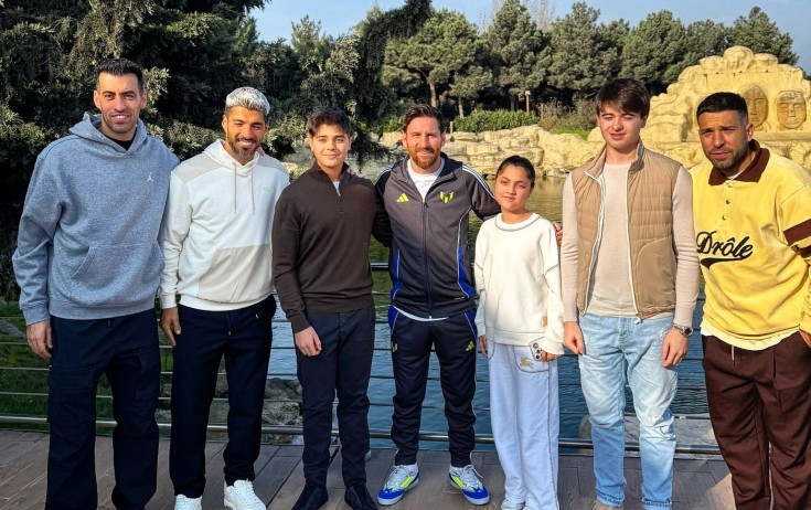 Prezidentin nəvələri Messi ilə bir arada - Foto