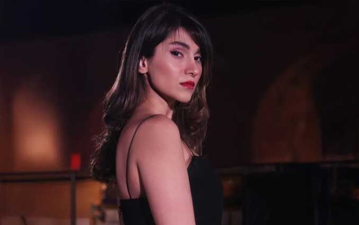 Hicabsız konsert verən müğənni saxlanıldı - Yenilənib