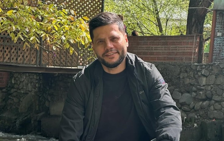 "Masaya "paçka" ilə dollar qoyurdular ki, bizi çəkin"