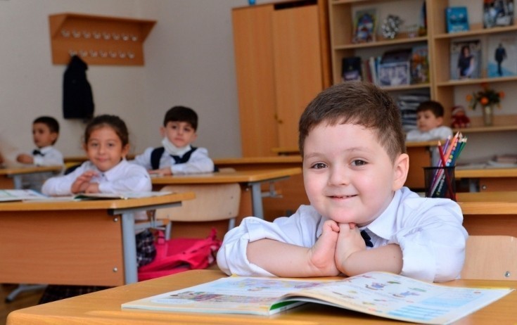 Birinci sinfə elektron qeydiyyatla bağlı valideynlərə müraciət