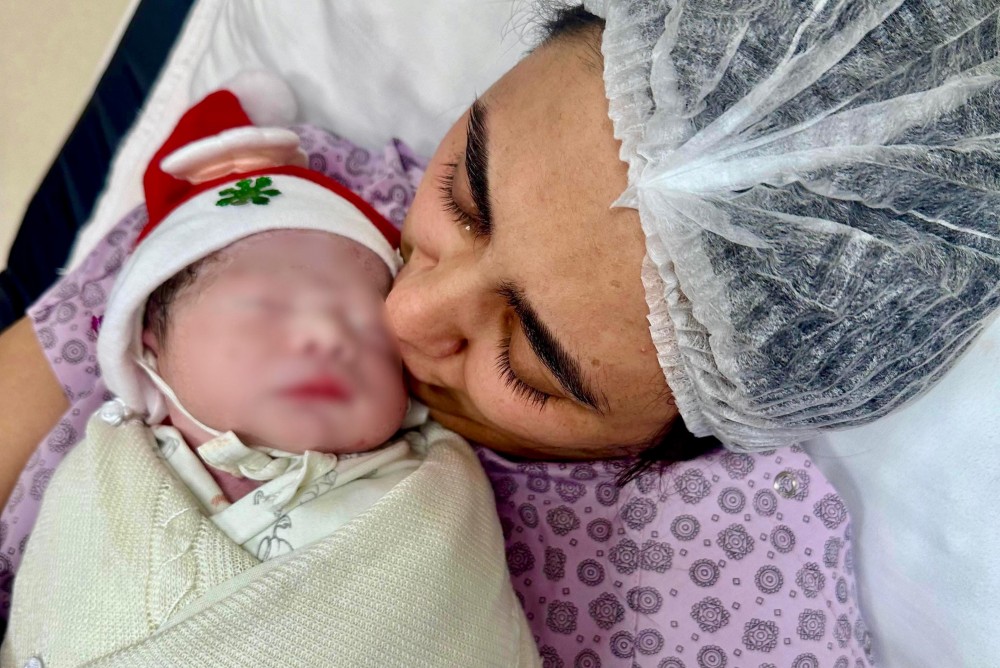 Azərbaycanda ilin ilk körpəsi dünyaya gəldi