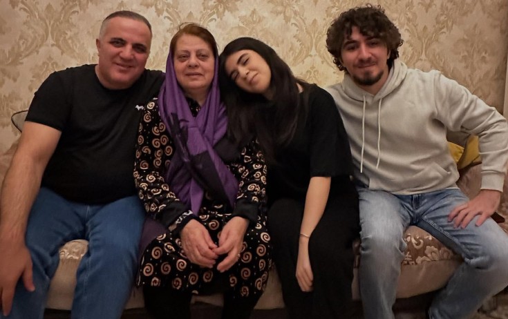 Anası ilə fotosunu paylaşıb bunları yazdı