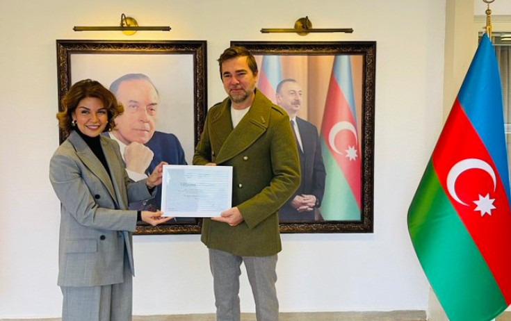 İlham Əliyev türkiyəli aktyoru təltif etdi - Foto