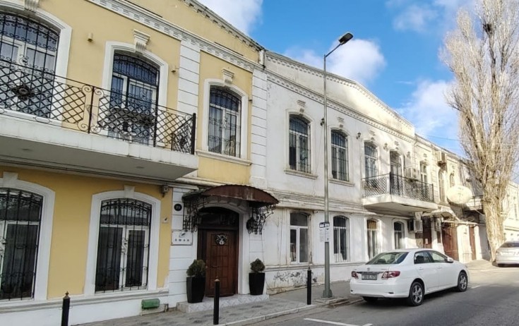 Bakıda tarixi abidəyə müdaxilə edilib - Foto