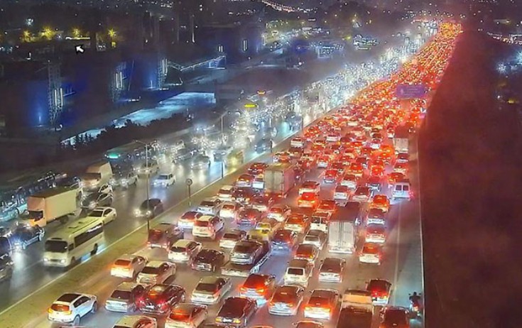 Bakıda tıxaclar iftara görə imiş - Rəsmi açıqlama