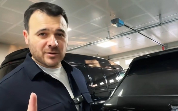 Eminin zədəli maşınları ilə bağlı inancı - Video