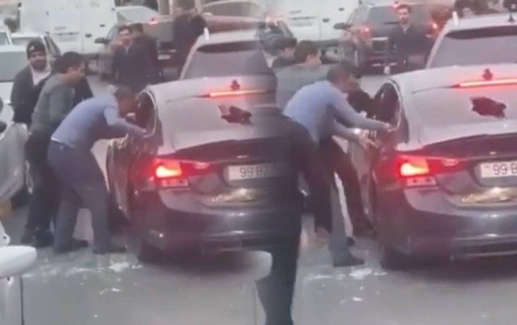 TikTok-da xanımına mesaj yazan şəxsi Bakının ortasında döydü