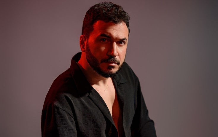 Yeni ev tikdirdiyini açıqladı