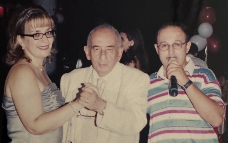 Elarizlə Emin Sabitoğlu illər əvvəl - Foto