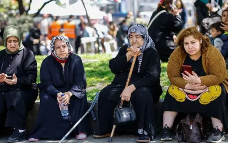 İstanbuldakı zəlzələdə xəsarət alanların sayı açıqlandı