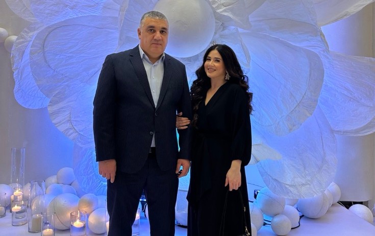 Elnarə həyat yoldaşı ilə - Foto