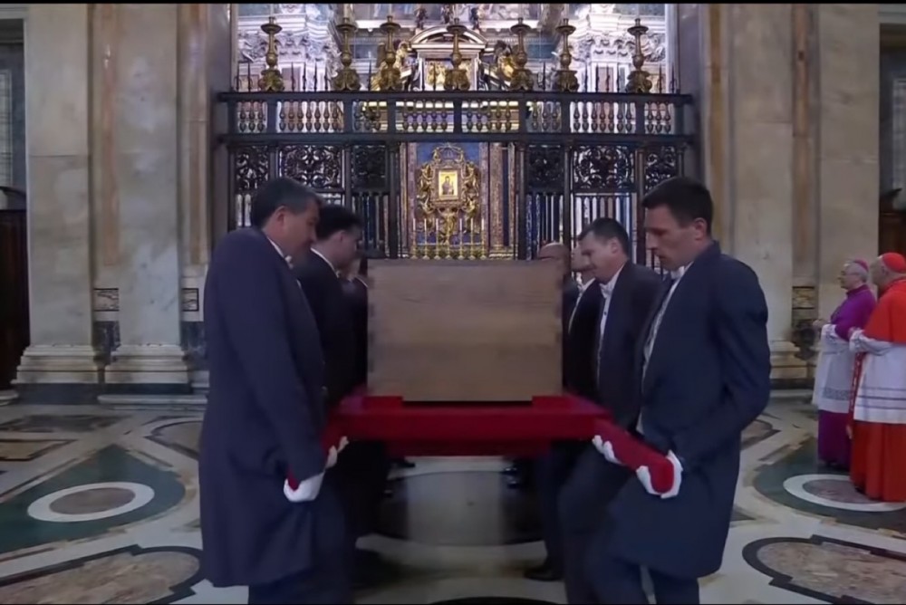 Roma Papası dəfn olundu - Yenilənib
