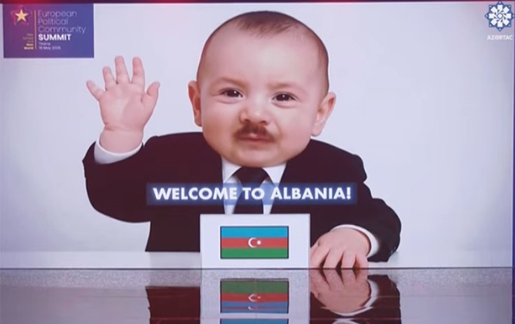 Bu sürpriz Prezidentləri güldürdü - Video